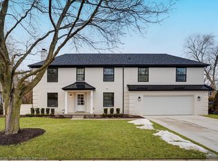 52 Hawthorne Rd, Grosse Pointe Shores, MI 48236