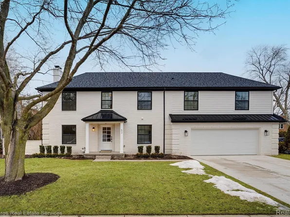 52 Hawthorne Rd, Grosse Pointe Shores, MI 48236