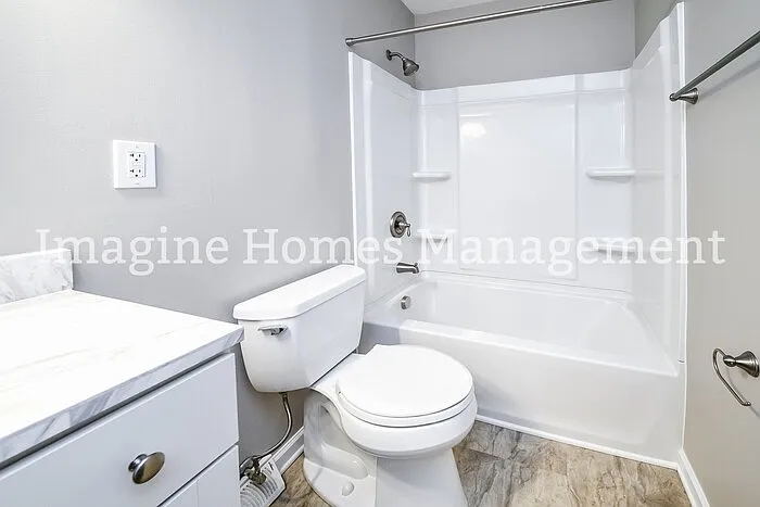 6645 Forest Glen Ave — Photo 7
