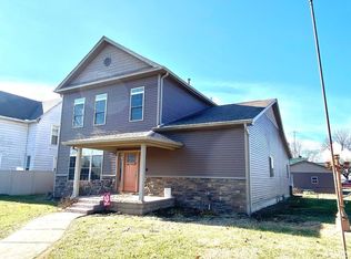 28 N Edwards St, Worthington, IN 47471