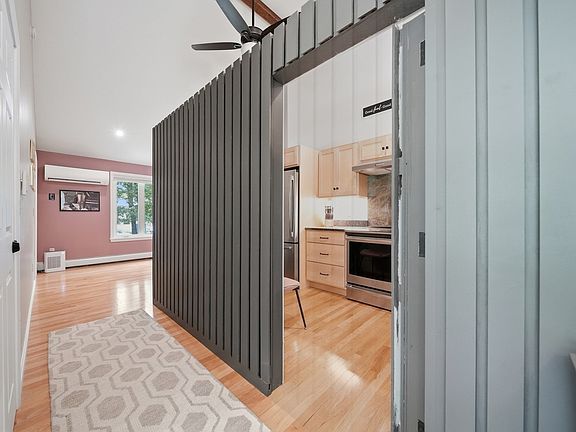 5th image of 1 Rockforest Dr