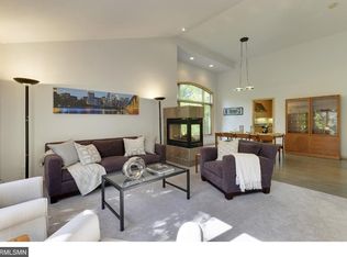 2745 Pilgrim Ln N, Plymouth, MN 55441