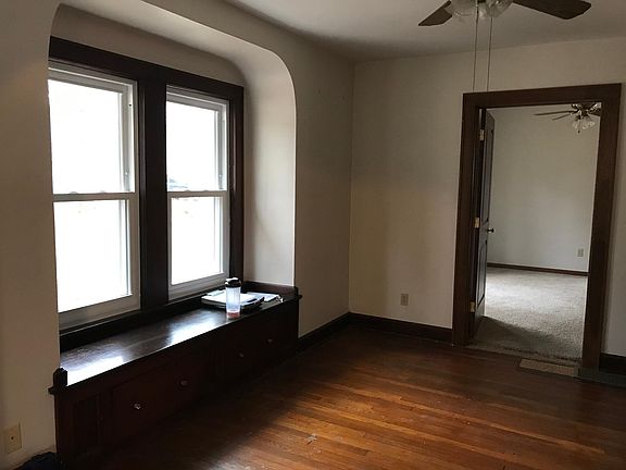 4th image of 419 Earl Ave