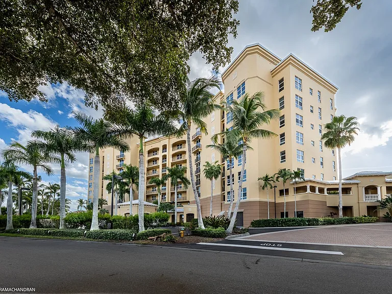 3313 Sunset Key Cir #402 — Photo 2
