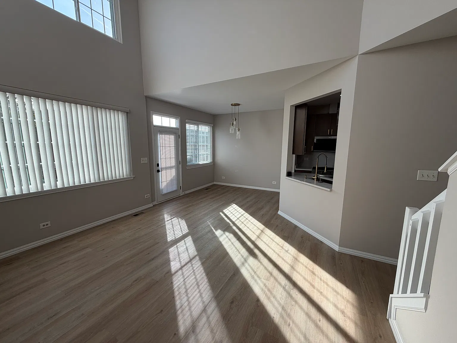 3 bed, 2.5 bath, 1527 sqft, $3,000 — Photo 2
