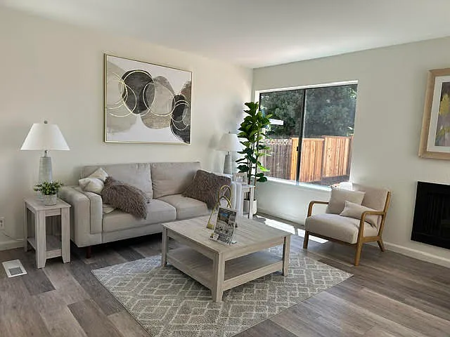 3133 Acorn Ct — Photo 1