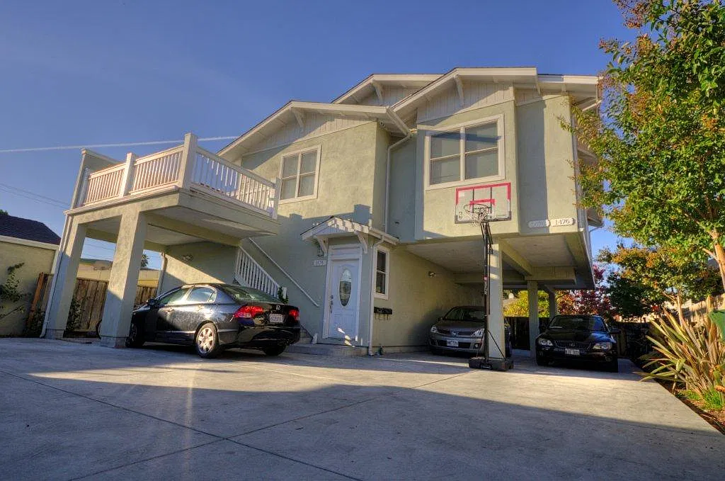2 bed, 2.0 bath, 1400 sqft, $3,600 — Photo 1
