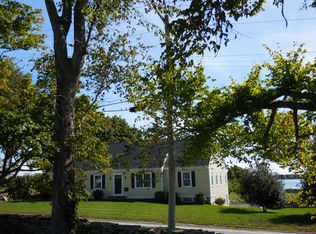 382 Union St, Portsmouth, RI 02871