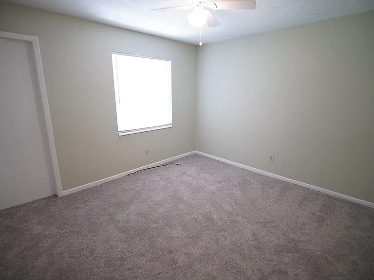 2304 Hartsfield Ct #B — Photo 18