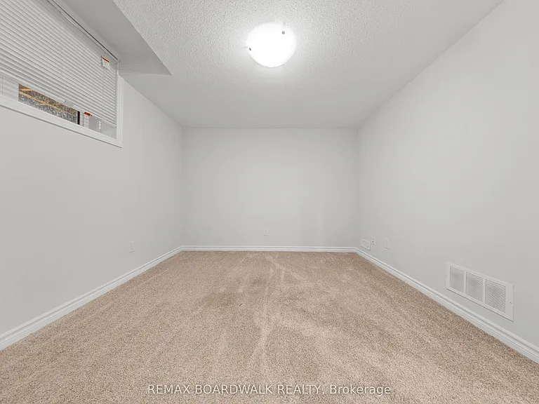 780A March Rd #29 — Photo 16