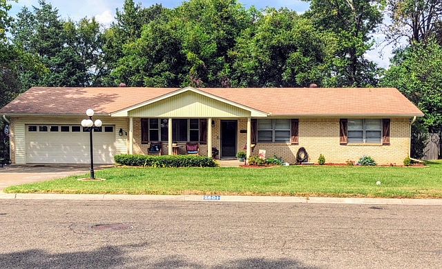 1st image of 2801 Royal Dr