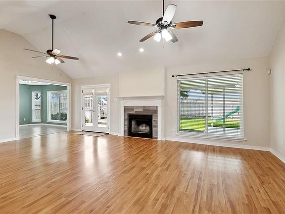2nd image of 4740 Red Oak Dr
