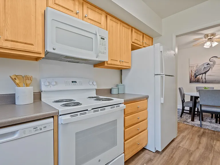 Woodsdale Apartments — Photo 7