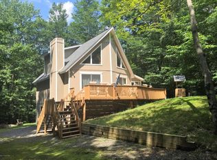 187 Mountain View Dr, Pocono Lake, PA