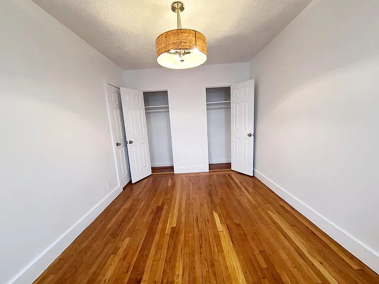 2108 Chatterton Ave #4A — Photo 11