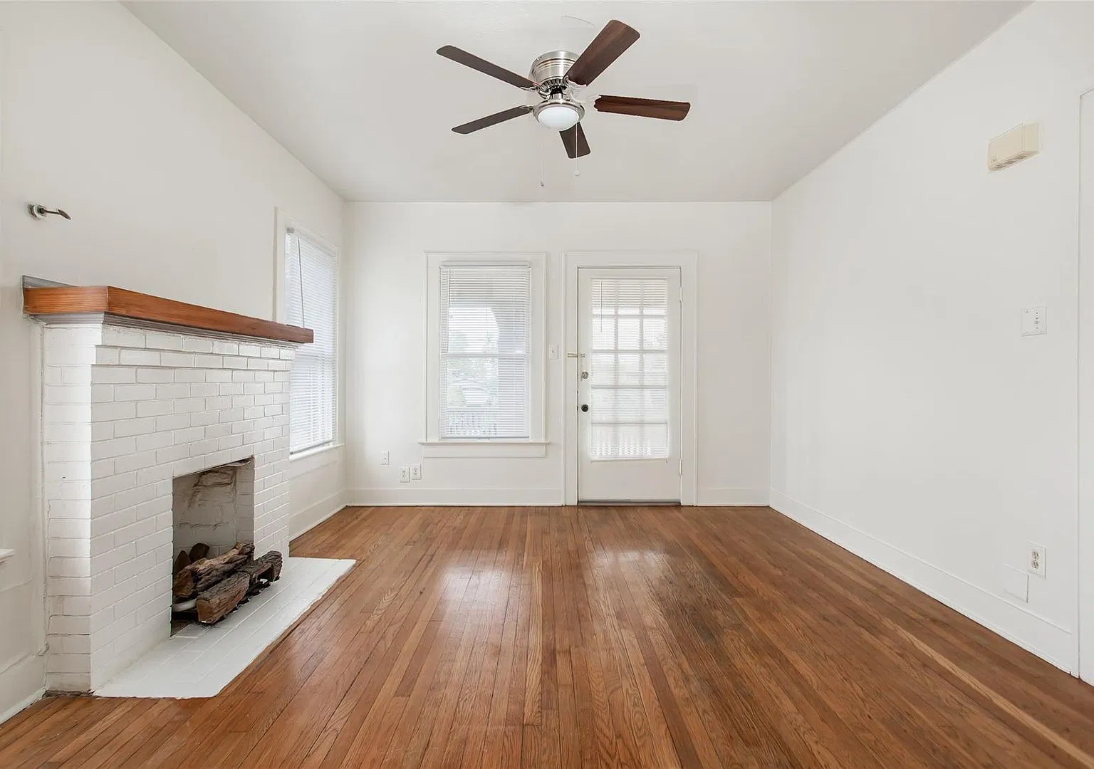 1 Bedroom, 1 Bath Apartment - East Dallas — Photo 3