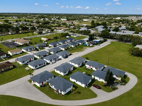1218 NW 8th Pl, Florida City, FL 33034