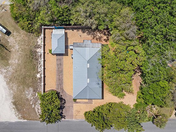 3rd image of 24 Flamingo Dr