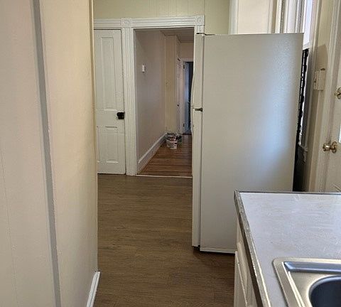 4th image of 122 N Broad St #1