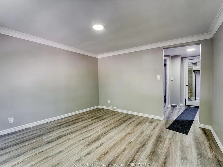 2309 Alexis Rd — Photo 37