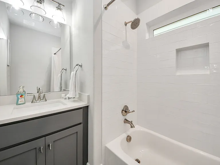 1223 W 16th St #B — Photo 12