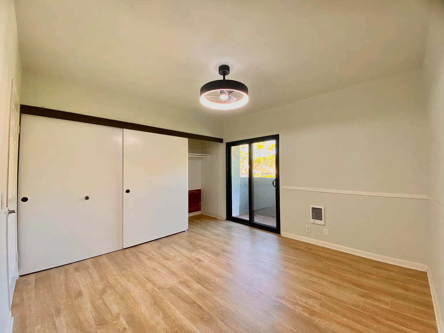 2 bed, 840 sqft, $3,750 — Photo 4