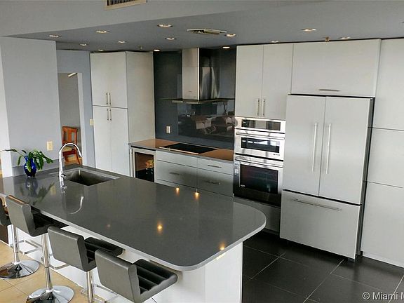 4th image of 201 Crandon Blvd APT 1000