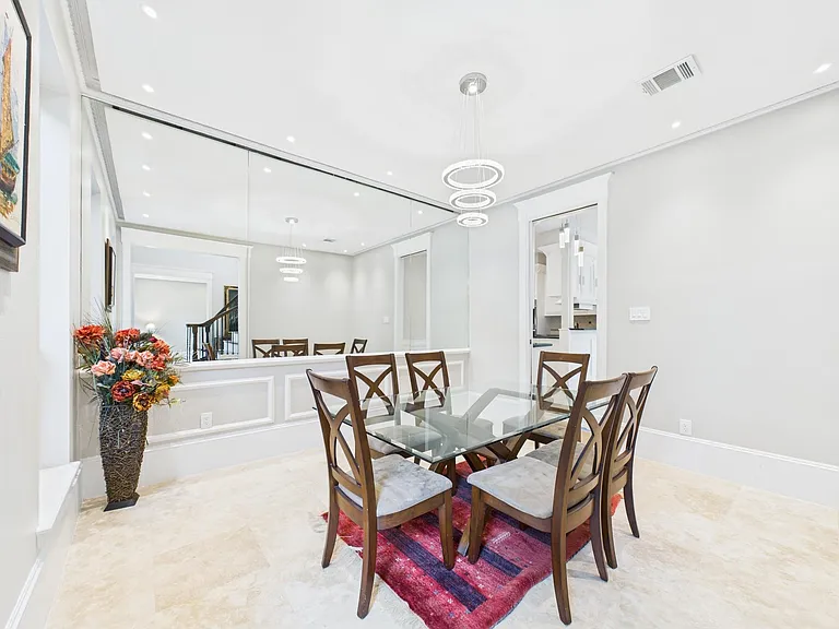 702 Daria Ct — Photo 8