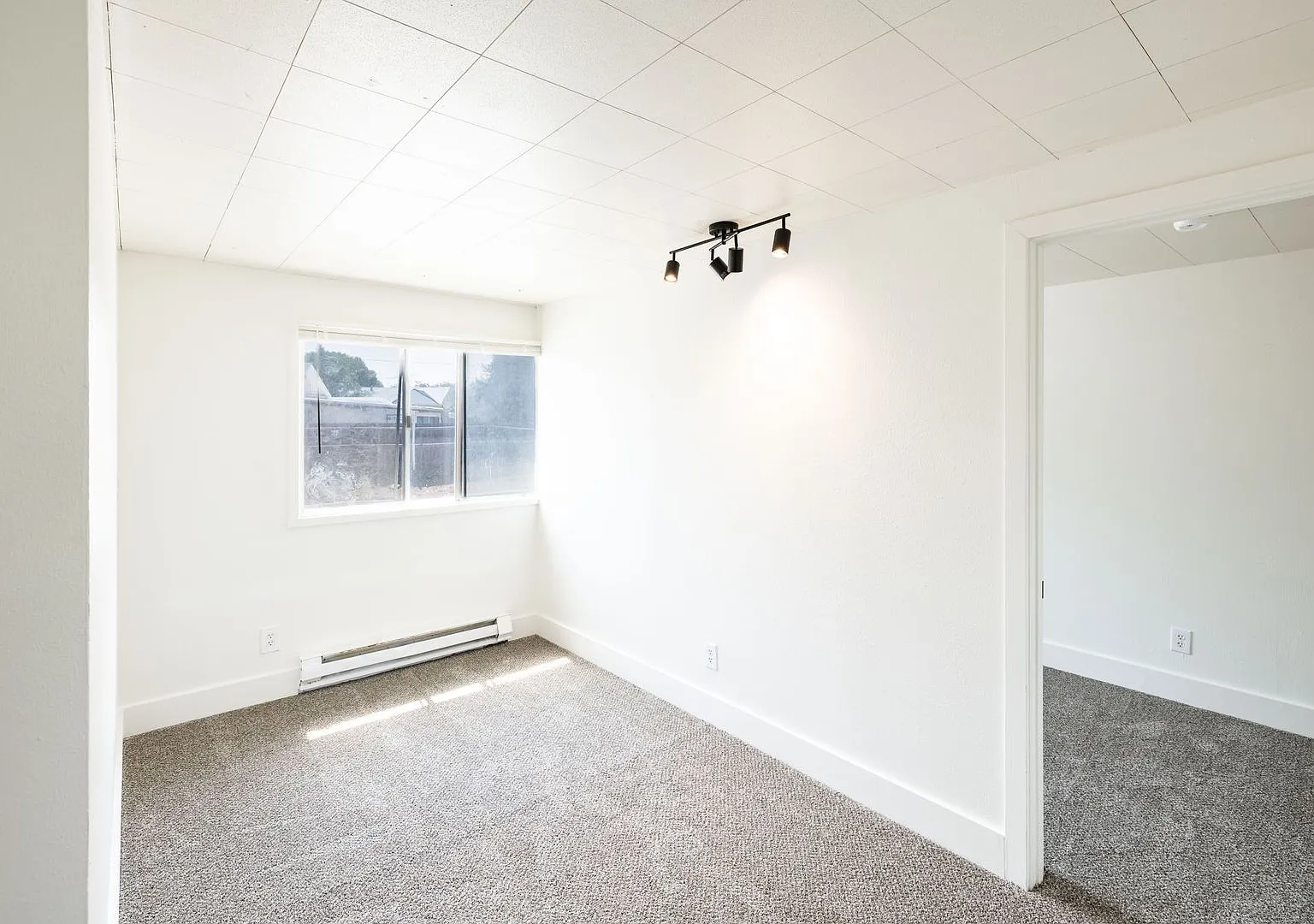 D1420AV — Photo 2