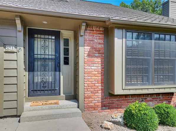 4301 Wimbledon Ter APT 8B, Lawrence, KS 66047