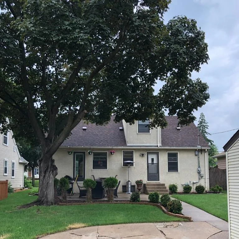 Building Photo - 6015 Elliot Ave
