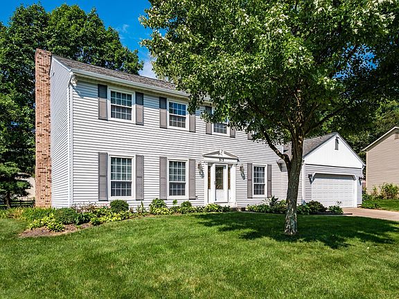 2nd image of 915 Prince William Ln