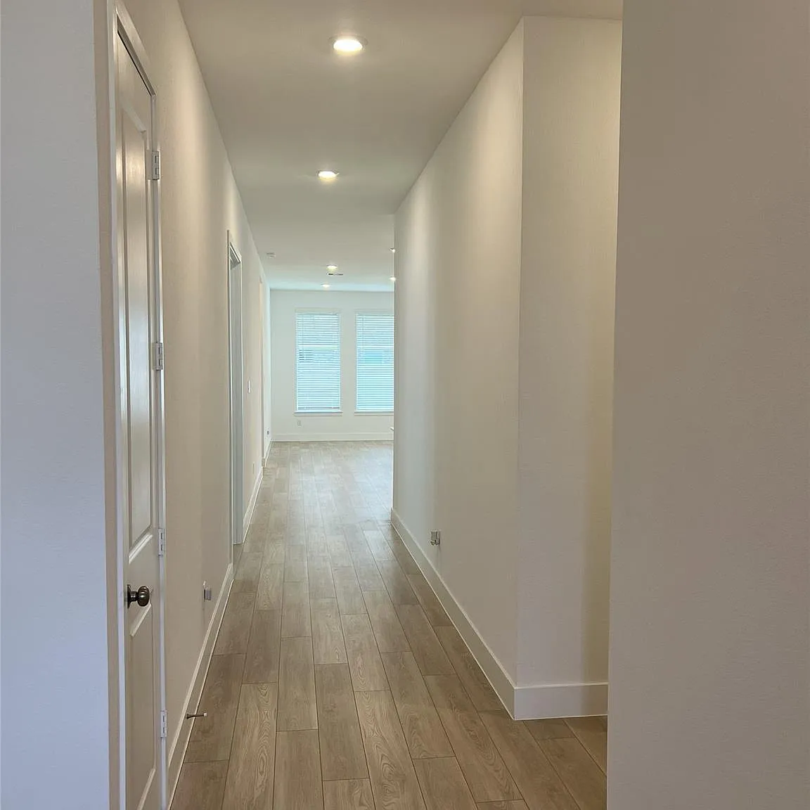 4 bed, 3.0 bath, $2,800 — Photo 2