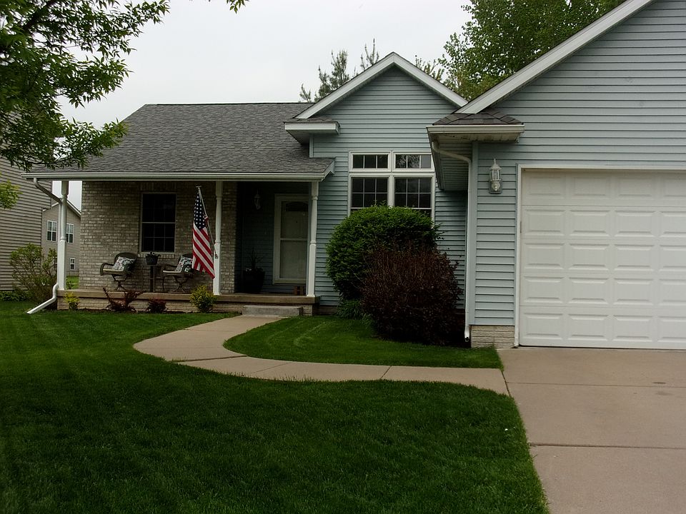 1st image of 801 Cypress Dr