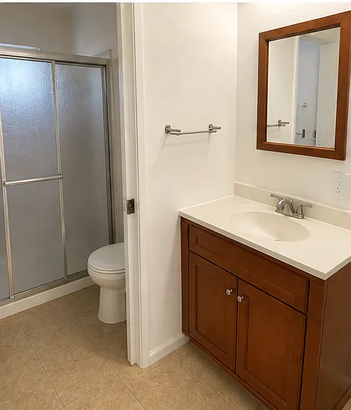 2822 Albany Ave — Photo 6