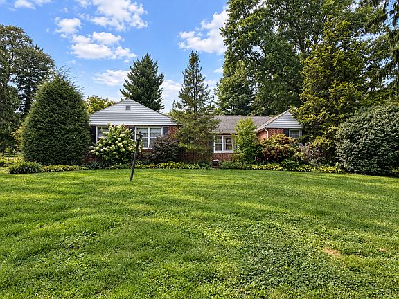 2nd image of 156 Conestoga Blvd