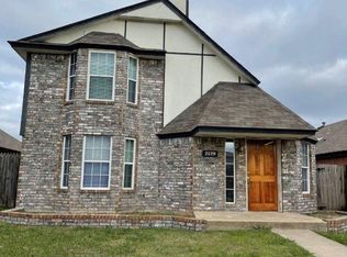 2120 Meench Dr, Moore, OK 73170