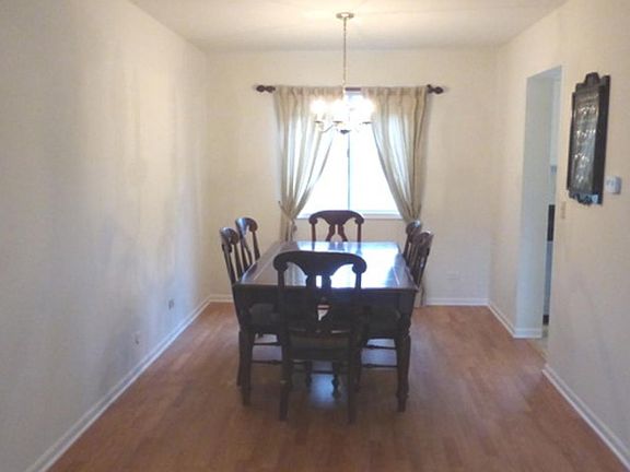 5th image of 2761 Greenfield Dr