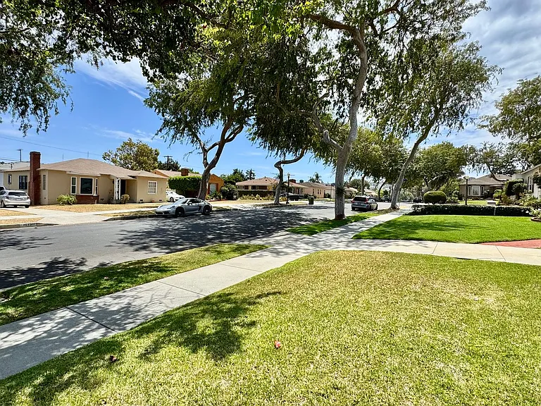 3513 S Sycamore Ave — Photo 4