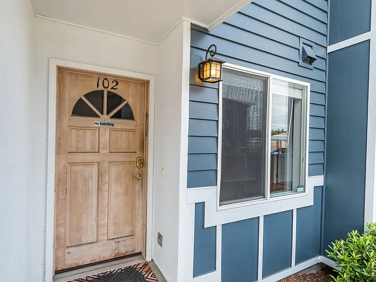 300 N Oak Harbor St #C102 — Photo 19