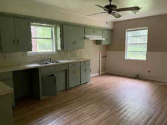 5th image of 4205 Walker Dr