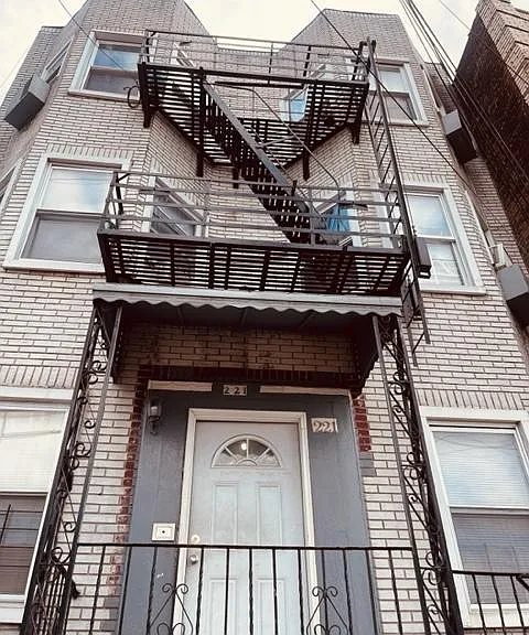 221 Sip Ave #6 — Photo 1