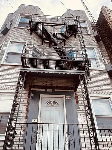 221 Sip Ave #6 Photo 1 221 Sip Ave #6 Photo 1