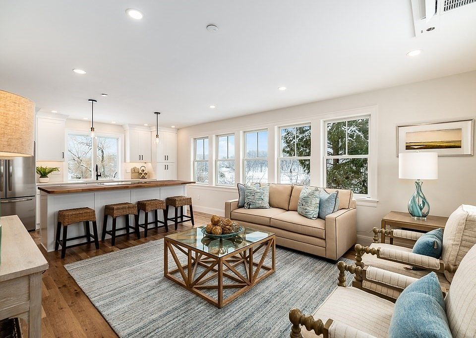 1st image of 145 Main St #4
