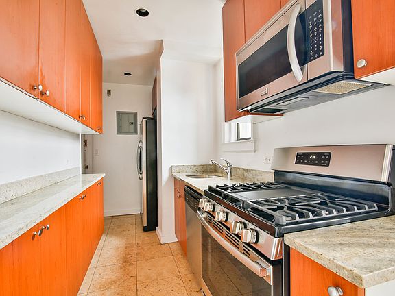 5th image of 30 E 68th St #3BB