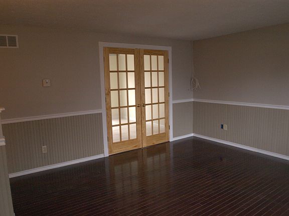 3rd image of 59 Coachlight Cir
