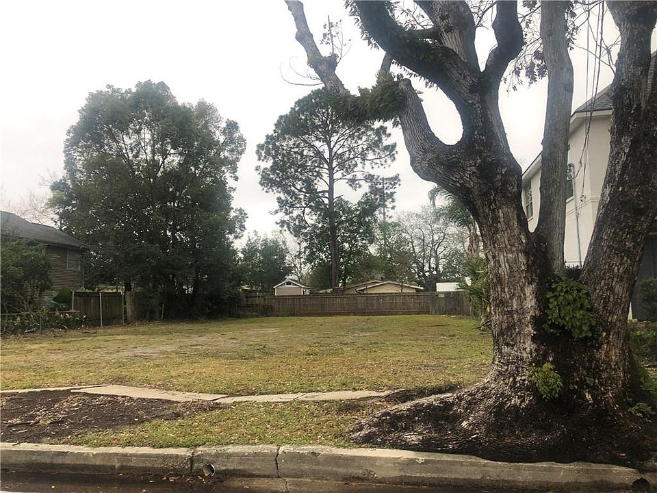 1st image of 210 Hector Ave