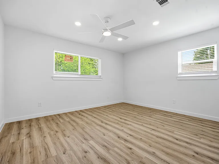 3013 Conejos Dr — Photo 16
