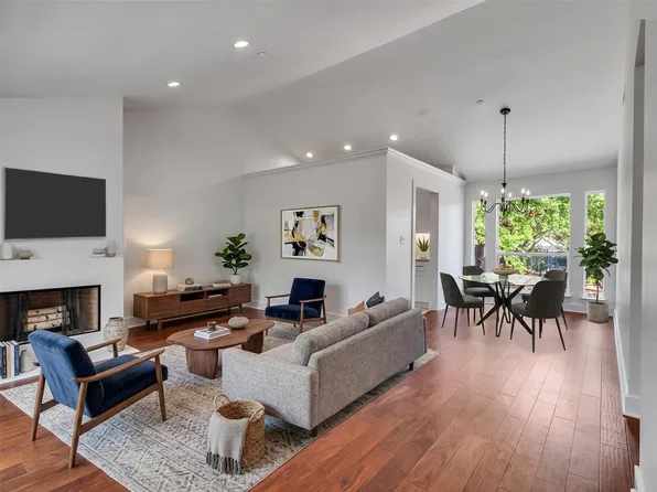 2829 Timmons Ln APT 204, Houston, TX 77027