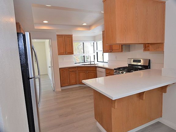 3rd image of 42 Saint Christophers Ln